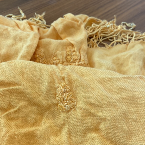 Yellow Detailed Scarf - Picture 2 of 2